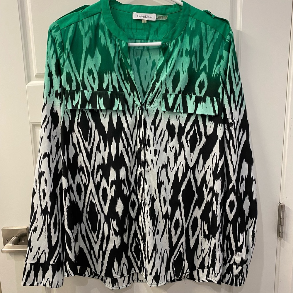 2/$25 Calvin Klein Button Up Shirt Green, Black and White Long Sleeve Size M